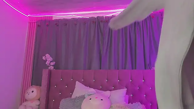 Kiara lovely online show from April 2, 2026, 7:31 pm