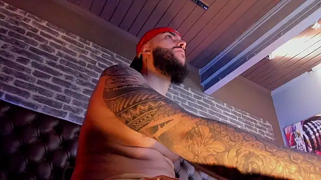 SantiagoHincapiie online show from March 13, 2026, 8:58 pm