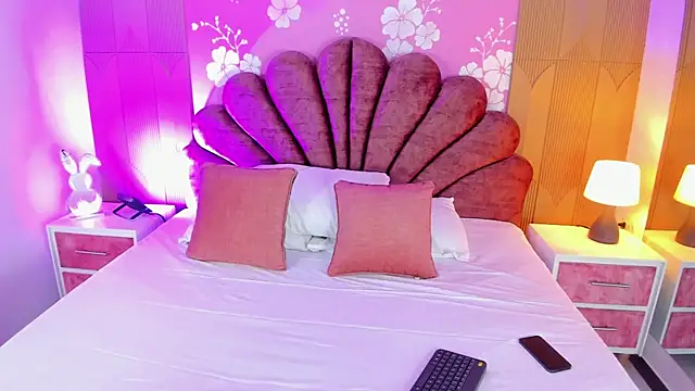 Sara colyn online show from April 5, 2026, 8:48 pm