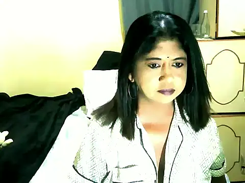 IndianPleasures21 online show from May 11, 2026, 6:27 pm