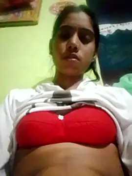 wifedesi7050 online show from April 8, 2026, 8:21 pm