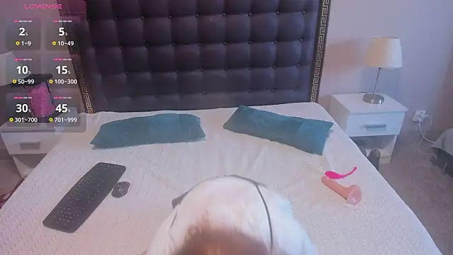 curly muffin online show from February 25, 2026, 5:51 am