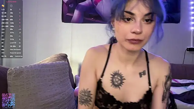 Snapshot of Emmibrilson chatting on July 9, 2026, 3:00 pm Emmibrilson online show from July 9, 2026, 3:00 pm