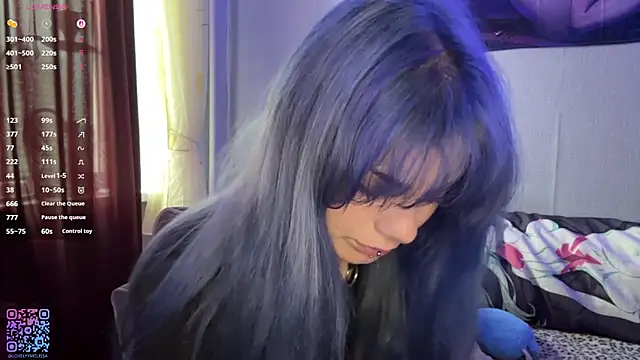 Snapshot of Emmibrilson chatting on July 8, 2026, 2:18 pm Emmibrilson online show from July 8, 2026, 2:18 pm
