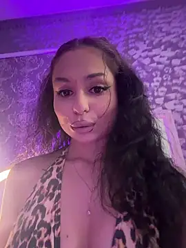 Snapshot of Olivia_Noor chatting on June 16, 2026, 8:09 pm Olivia Noor online show from June 16, 2026, 8:09 pm