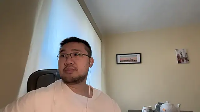 jasonryu2025 online show from April 6, 2026, 9:54 am