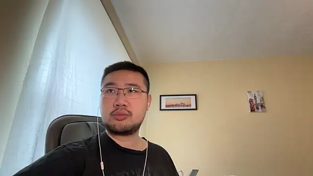 jasonryu2025 online show from April 3, 2026, 8:21 am