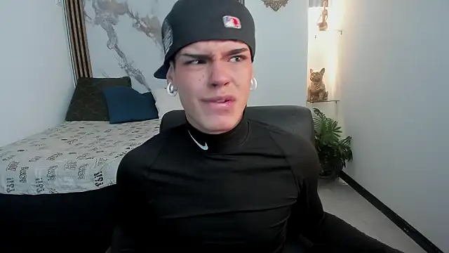 Mk Desire online show from March 3, 2026, 2:40 am