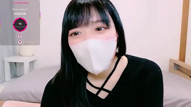 natsuka-chan online show from March 14, 2026, 4:29 am