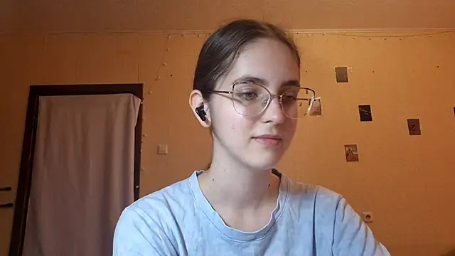 Snapshot of Katelemon chatting on July 5, 2026, 2:24 pm Katelemon online show from July 5, 2026, 2:24 pm