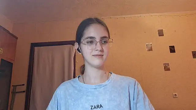Snapshot of Katelemon chatting on July 3, 2026, 11:17 am Katelemon online show from July 3, 2026, 11:17 am
