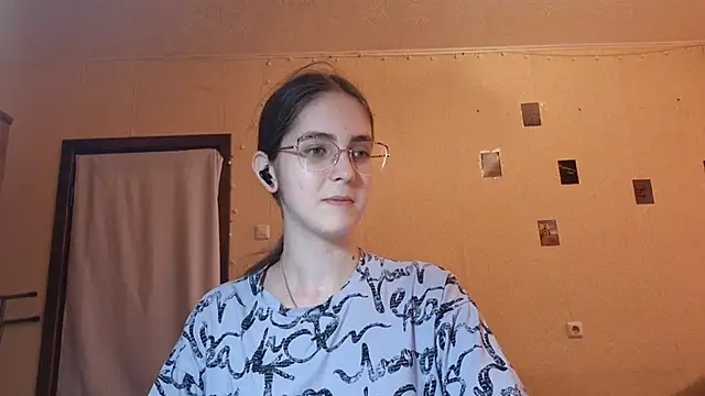 Snapshot of Katelemon chatting on June 30, 2026, 9:31 am Katelemon online show from June 30, 2026, 9:31 am