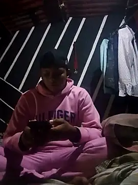 Snapshot of zeus23cm1 chatting on February 24, 2026, 12:39 pm zeus23cm1 online show from February 24, 2026, 12:39 pm