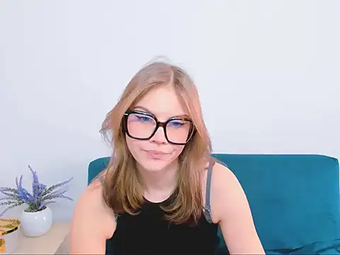 StormiSmooth online show from March 10, 2026, 9:13 am