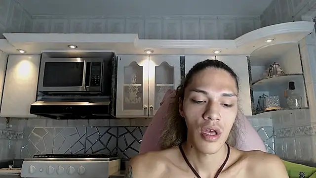 CrisOzzz online show from March 10, 2026, 6:23 pm