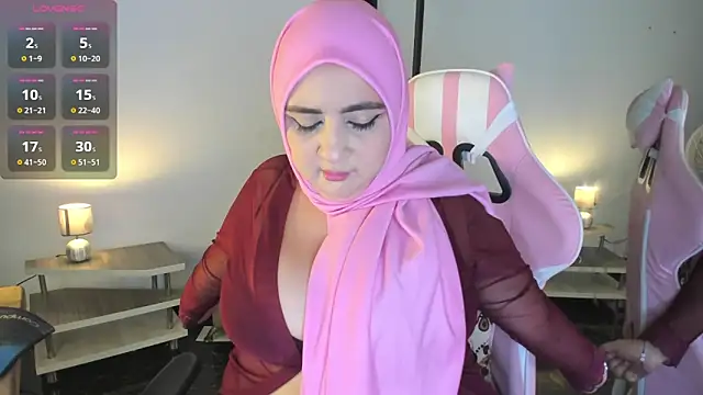 Snapshot of HijabiMilff chatting on April 30, 2026, 3:19 pm HijabiMilff online show from April 30, 2026, 3:19 pm
