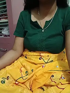 Queenlipx online show from March 6, 2026, 4:02 pm