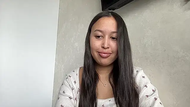 Dana 005 online show from April 8, 2026, 12:39 pm