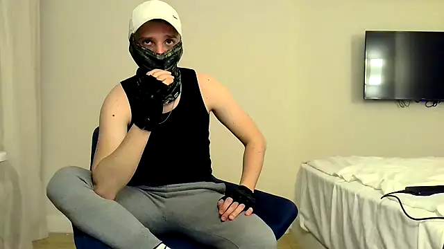 Snapshot of RyanRubber chatting on March 27, 2026, 9:27 pm RyanRubber online show from March 27, 2026, 9:27 pm