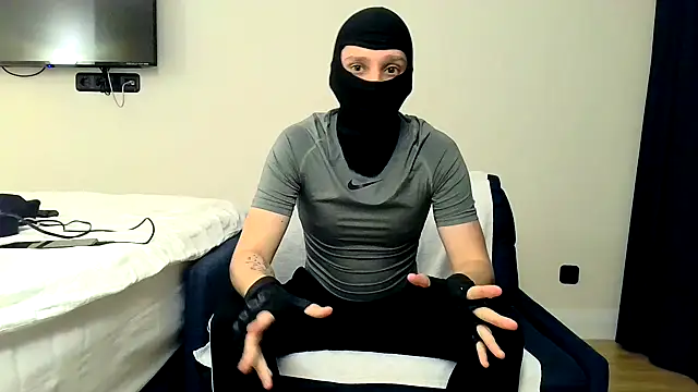 Snapshot of RyanRubber chatting on April 11, 2026, 8:01 pm RyanRubber online show from April 11, 2026, 8:01 pm