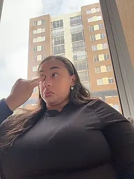 Eyssha online show from March 12, 2026, 1:37 pm