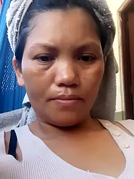 yum330 online show from April 8, 2026, 4:25 am