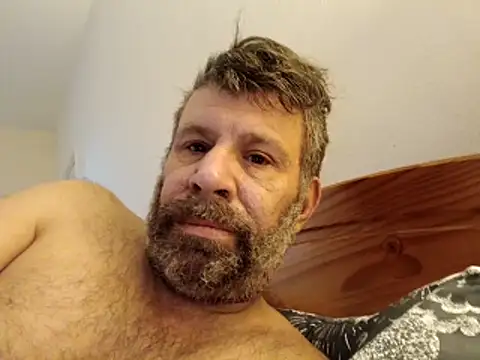 stud2512 online show from April 14, 2026, 6:07 am