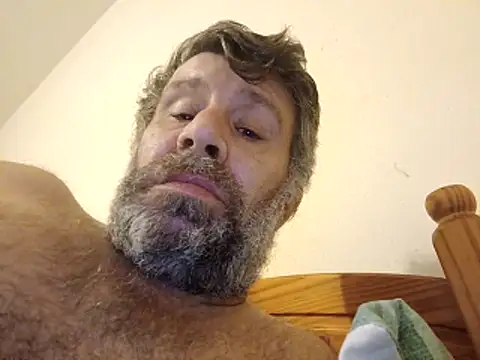 Snapshot of stud2512 chatting on February 28, 2026, 1:05 am stud2512 online show from February 28, 2026, 1:05 am