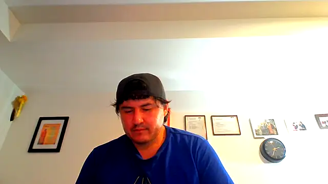 Snapshot of Bouncywarrior chatting on March 20, 2026, 6:36 am Bouncywarrior online show from March 20, 2026, 6:36 am