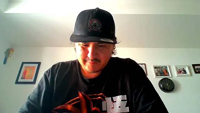 Snapshot of Bouncywarrior chatting on March 24, 2026, 8:31 pm Bouncywarrior online show from March 24, 2026, 8:31 pm