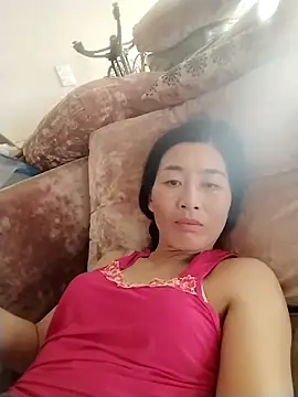 lris-Beauty77 online show from April 11, 2026, 7:45 am