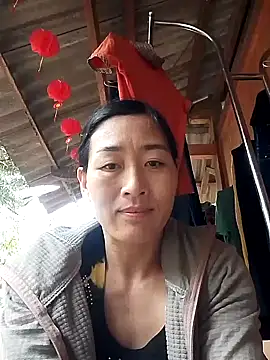 Snapshot of lris-Beauty77 chatting on February 21, 2026, 2:35 am lris-Beauty77 online show from February 21, 2026, 2:35 am