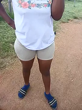 Snapshot of Dee-n-Dee_nyash chatting on February 24, 2026, 9:21 am Dee-n-Dee nyash online show from February 24, 2026, 9:21 am