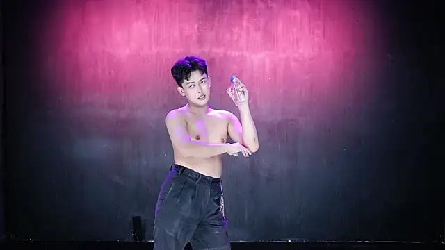 Queen-Vibe online show from April 16, 2026, 9:39 pm