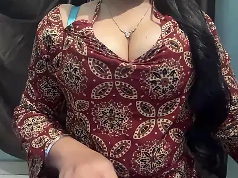 Avneet kaurr1 online show from April 8, 2026, 5:14 pm