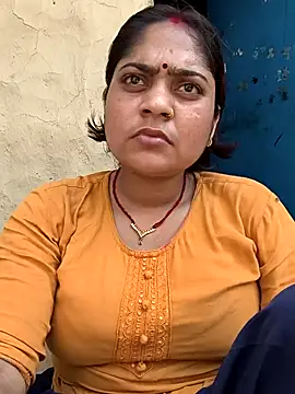 Snapshot of Aanushaka chatting on April 24, 2026, 8:27 am Aanushaka online show from April 24, 2026, 8:27 am