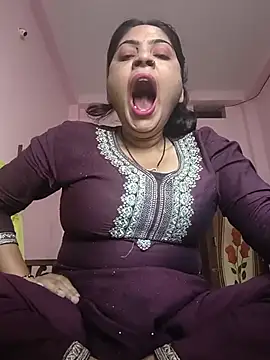 Snapshot of Aanushaka chatting on June 3, 2026, 8:26 am Aanushaka online show from June 3, 2026, 8:26 am