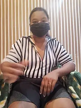 Snapshot of Cutie_bae011 chatting on February 26, 2026, 5:57 pm Cutie bae011 online show from February 26, 2026, 5:57 pm