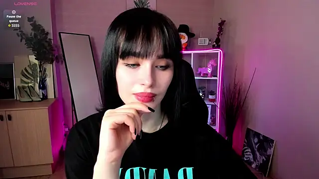 demetra   online show from April 3, 2026, 8:21 am