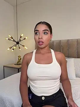 Snapshot of AnnyVega__ chatting on July 4, 2026, 10:03 pm AnnyVega online show from July 4, 2026, 10:03 pm