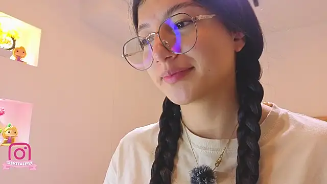 Snapshot of eva_depp_ chatting on May 19, 2026, 10:33 am eva depp online show from May 19, 2026, 10:33 am