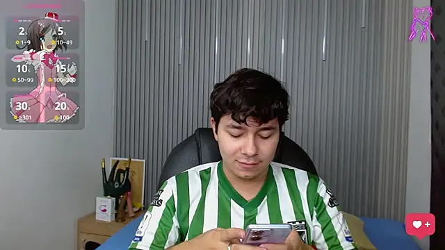 Snapshot of Julian_Smith21 chatting on May 17, 2026, 12:32 am Julian Smith21 online show from May 17, 2026, 12:32 am