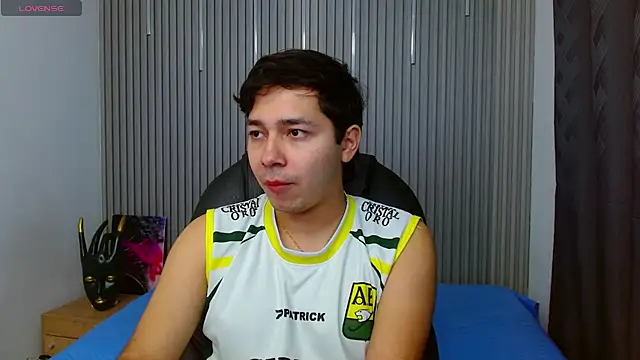 Julian Smith21 online show from April 6, 2026, 4:46 am