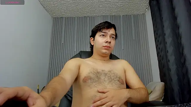 Snapshot of Julian_Smith21 chatting on May 30, 2026, 12:28 am Julian Smith21 online show from May 30, 2026, 12:28 am