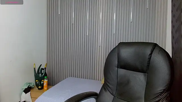 Snapshot of Julian_Smith21 chatting on April 20, 2026, 3:31 am Julian Smith21 online show from April 20, 2026, 3:31 am