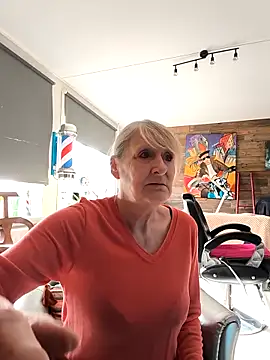 Heidiblueeyes online show from March 6, 2026, 11:38 am