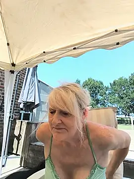 Snapshot of Heidiblueeyes chatting on July 14, 2026, 11:05 am Heidiblueeyes online show from July 14, 2026, 11:05 am