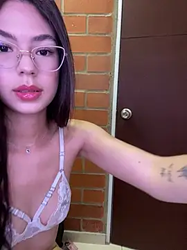 Snapshot of Nixieblaze chatting on July 5, 2026, 12:26 am Nixieblaze online show from July 5, 2026, 12:26 am