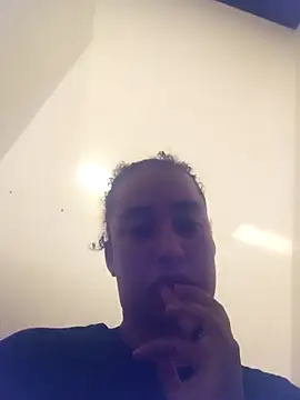 Ellem 05 online show from April 1, 2026, 3:53 pm