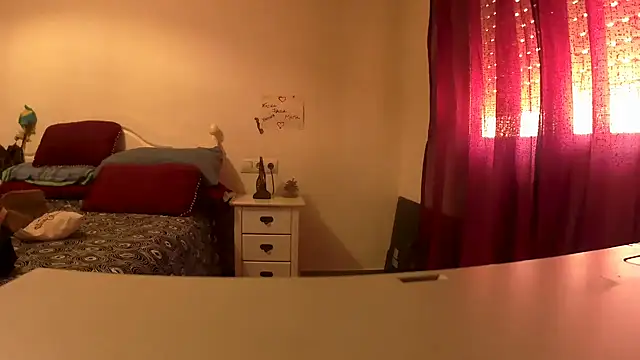 Gatitamiau40 online show from April 20, 2026, 10:07 am